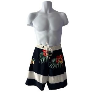 VANS of The Wall Men’s Hawaiian Floral Board Shorts
Size: 32
Condition: New